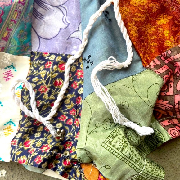 SILK SHORT 🩳 - Picture 3 of 4